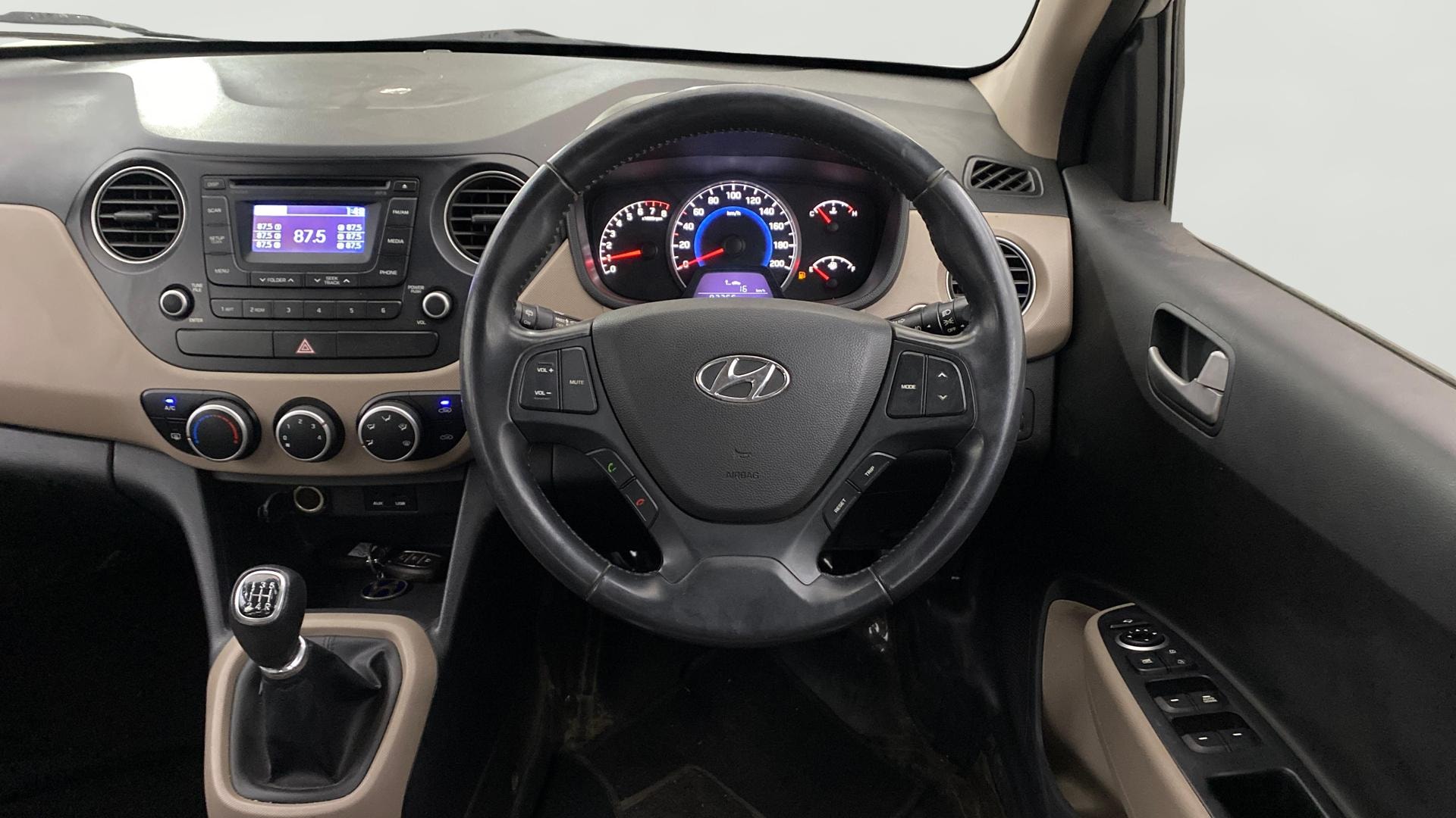 View 2014 Hyundai Grand i10 1.2 Asta Petrol Image 20 Used 2014 Hyundai Grand i10 1.2 Asta Petrol Image 20