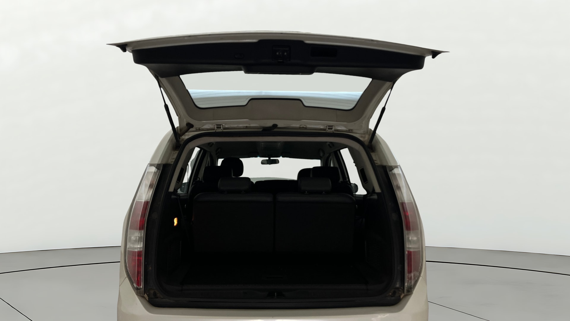 View 2014 Tata Aria Pride 4x4 Image 17 Used 2014 Tata Aria Pride 4x4 Image 17