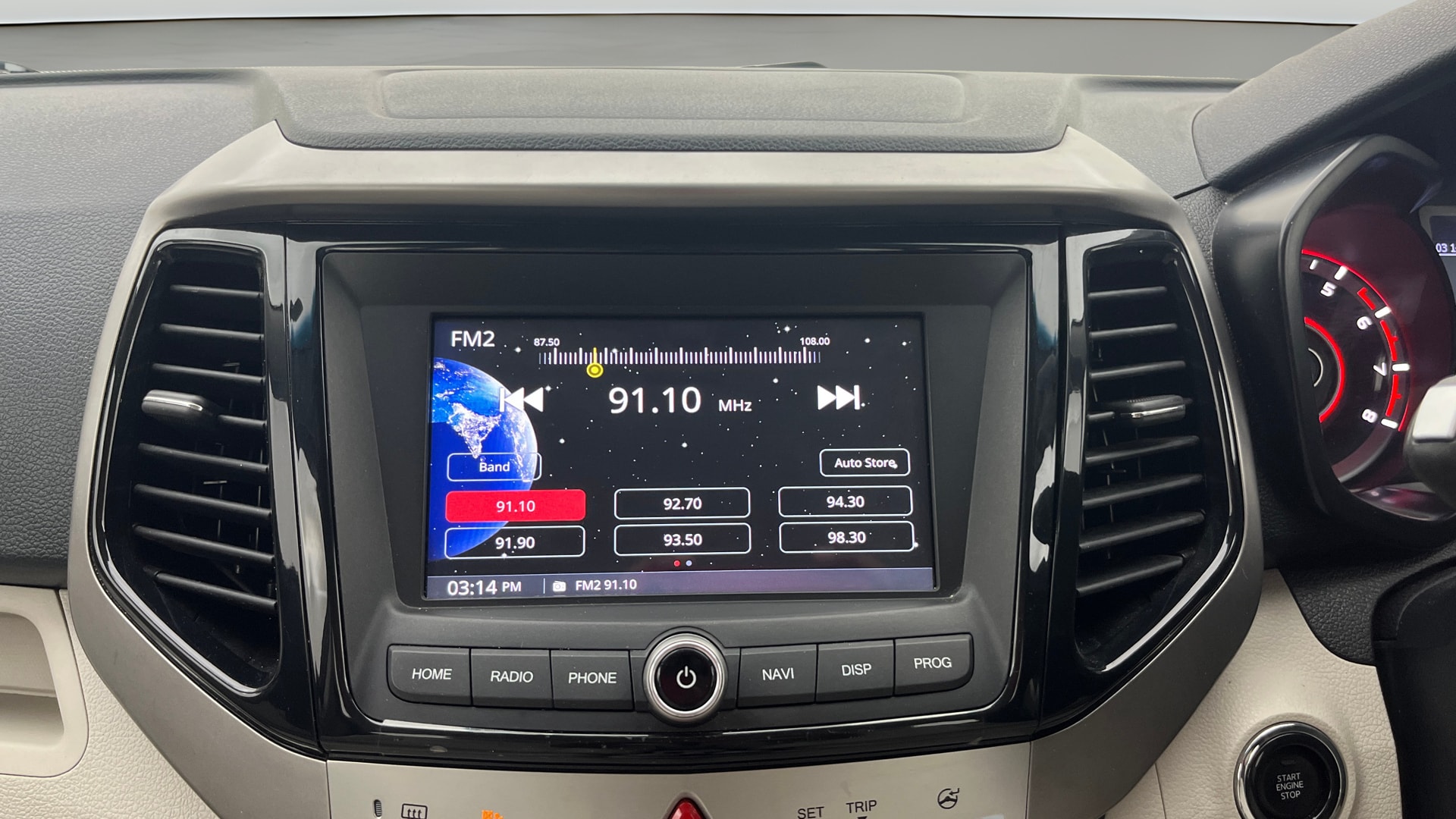 Used 2022 Mahindra XUV300 Used 2022 Mahindra XUV300