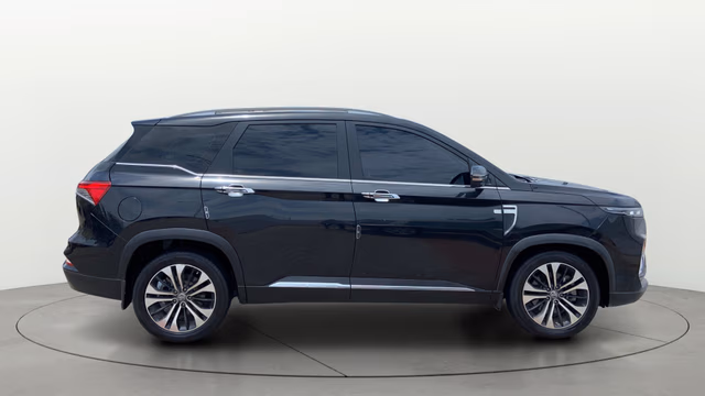 View MG Hector Plus Image 29 Used MG Hector Plus Image 29