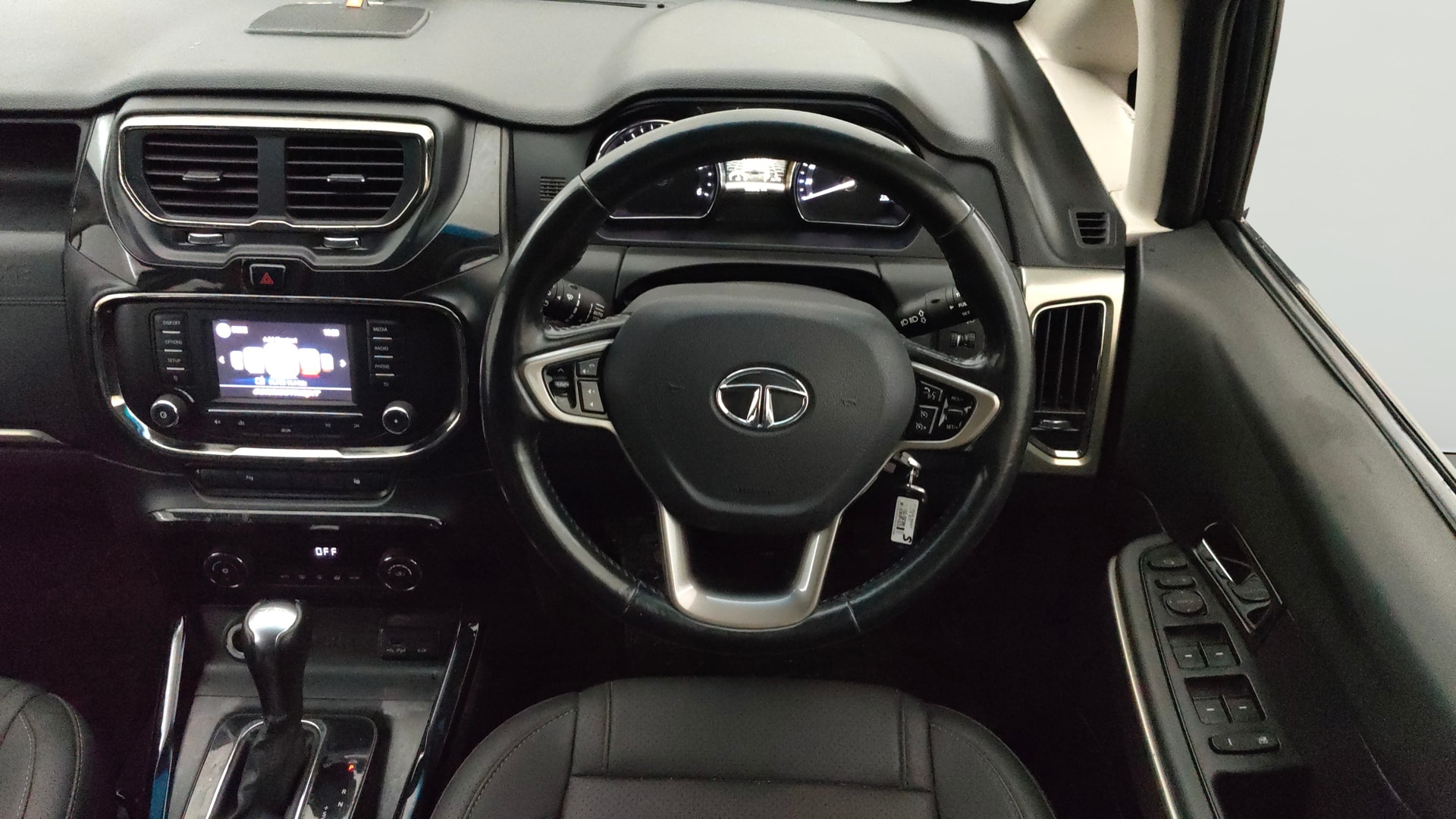View 2017 Tata Hexa XTA 4X2 Image 22 Used 2017 Tata Hexa XTA 4X2 Image 22