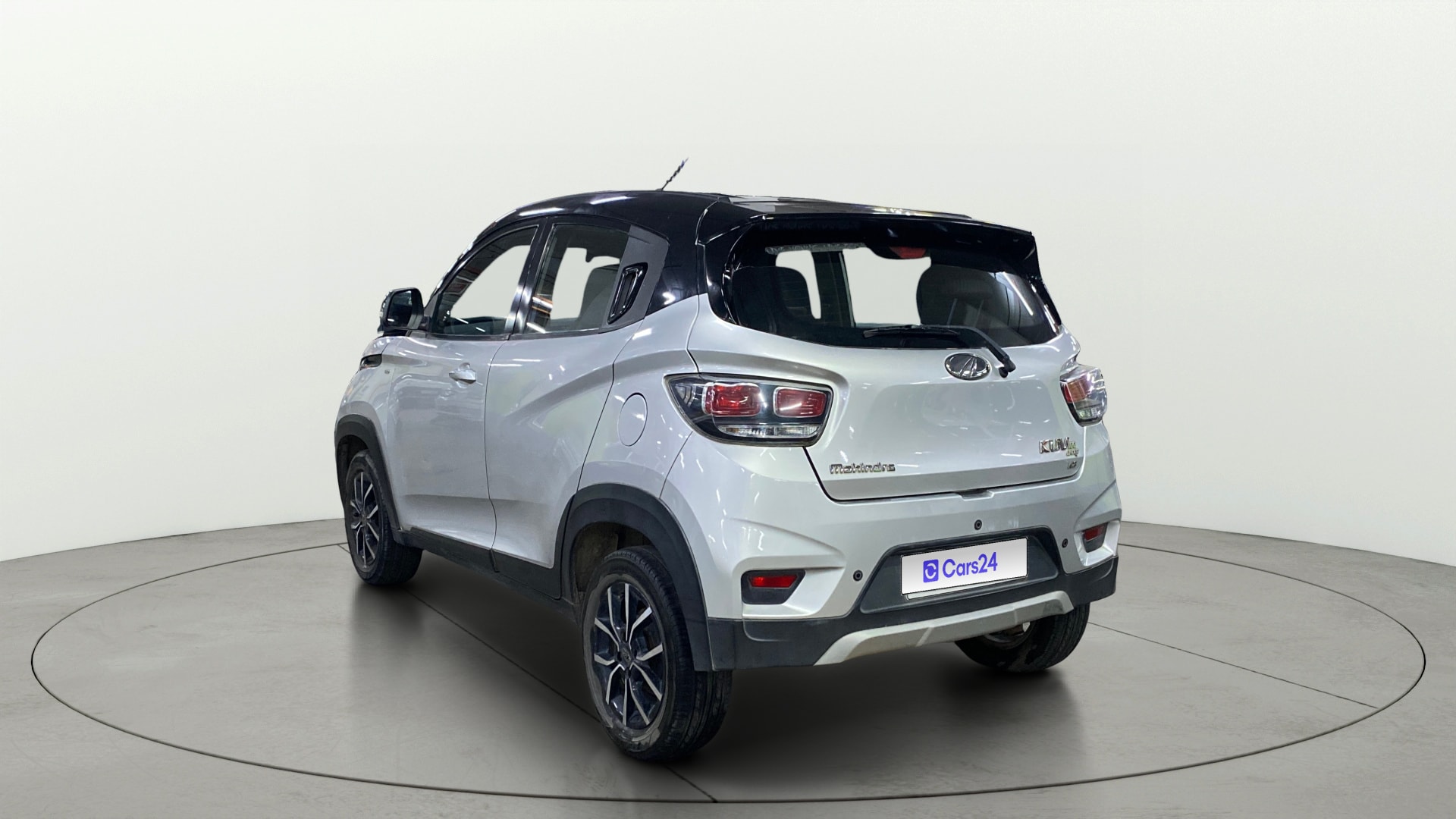View 2018 Mahindra KUV100 K2 Petrol BS IV Image 2 Used 2018 Mahindra KUV100 K2 Petrol BS IV Image 2