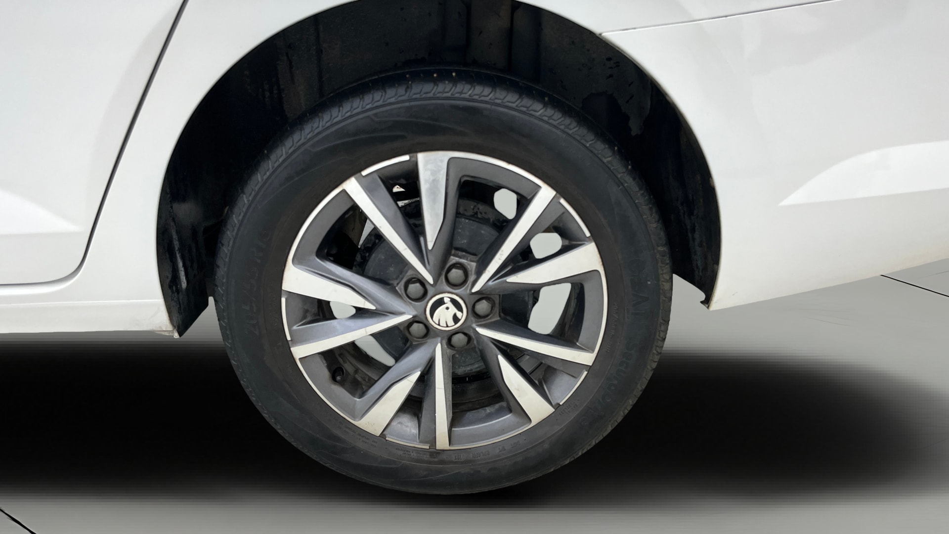 View 2023 Skoda Slavia Style 1.0 TSI AT Image 12 Used 2023 Skoda Slavia Style 1.0 TSI AT Image 12