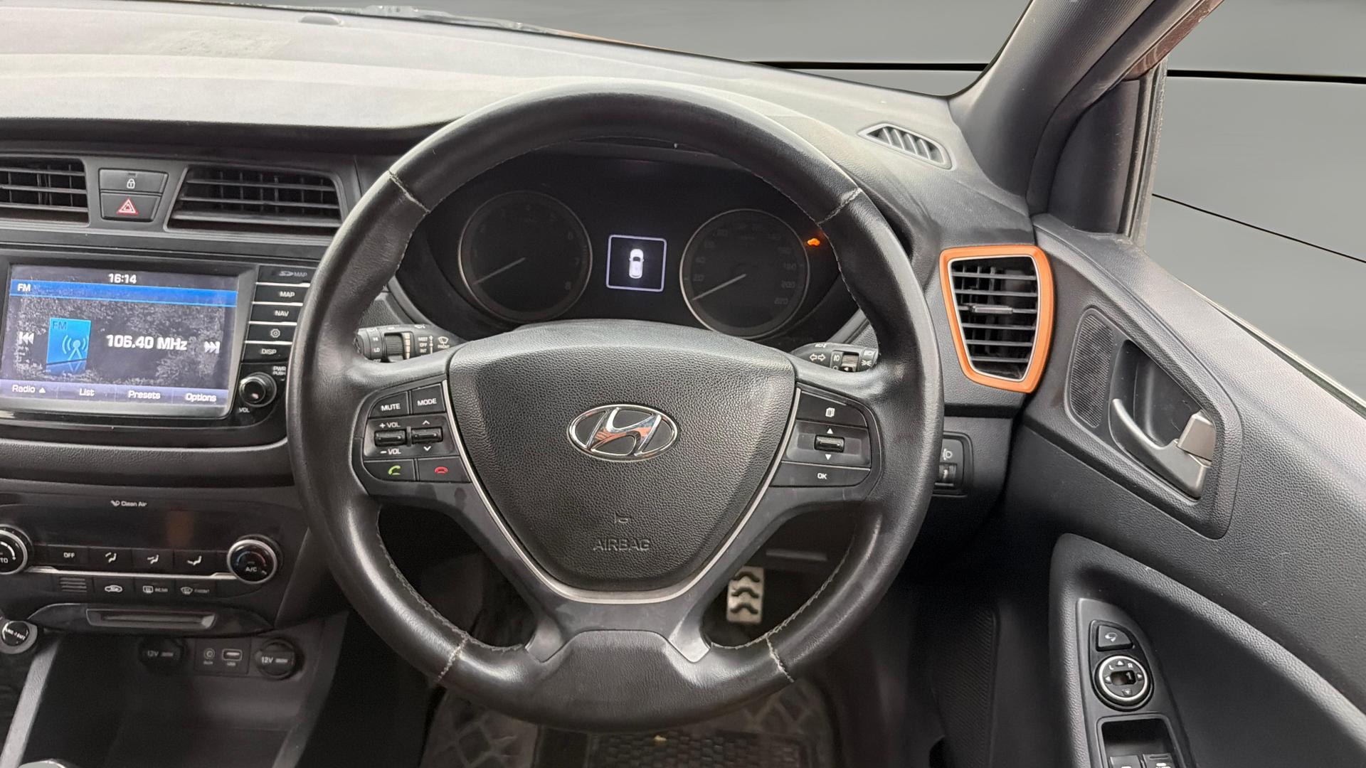 View 2016 Hyundai i20 Active 1.2 SX Image 12 Used 2016 Hyundai i20 Active 1.2 SX Image 12