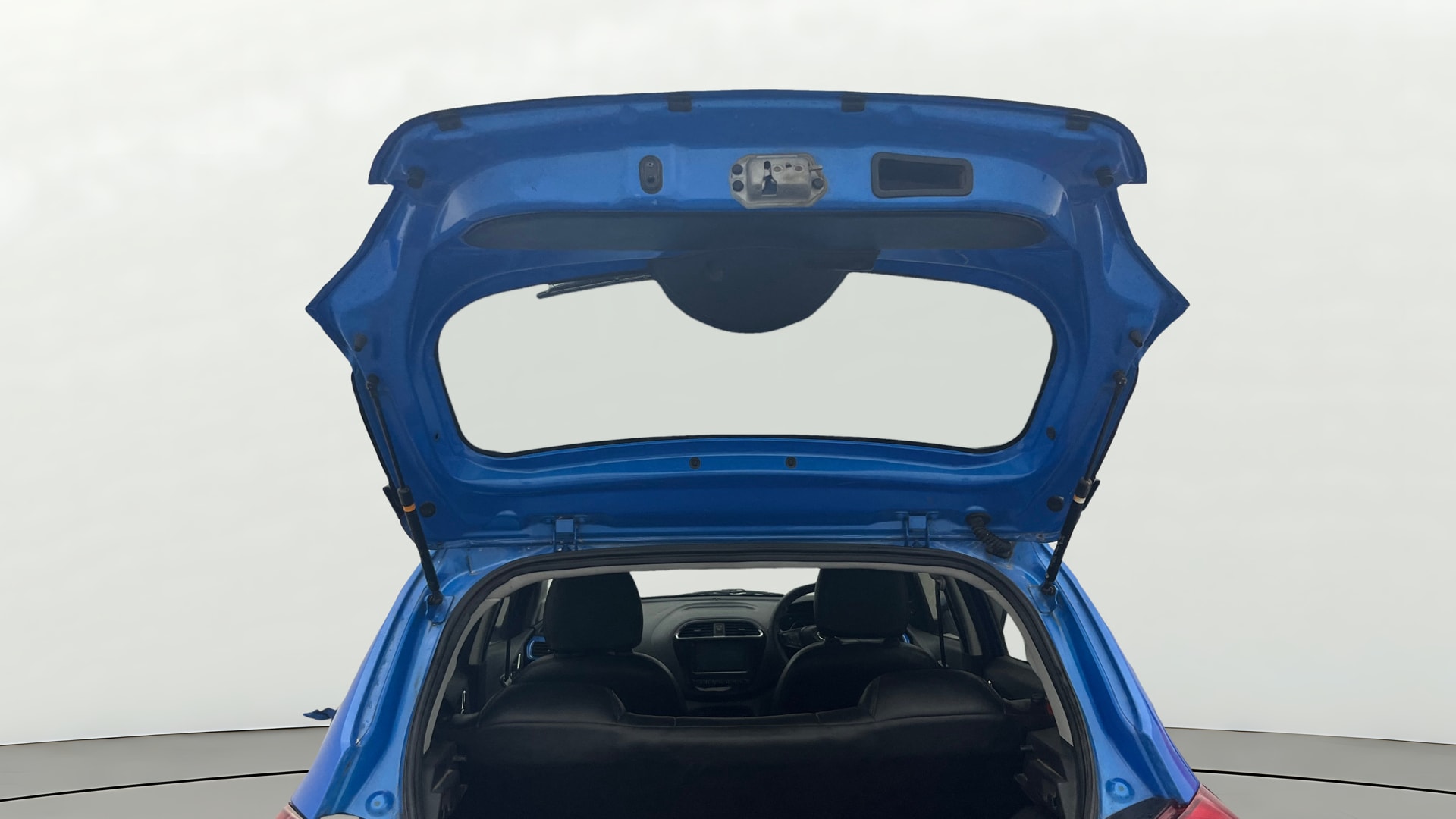 View 2020 Tata Tiago Revotorq XB Image 31 Used 2020 Tata Tiago Revotorq XB Image 31