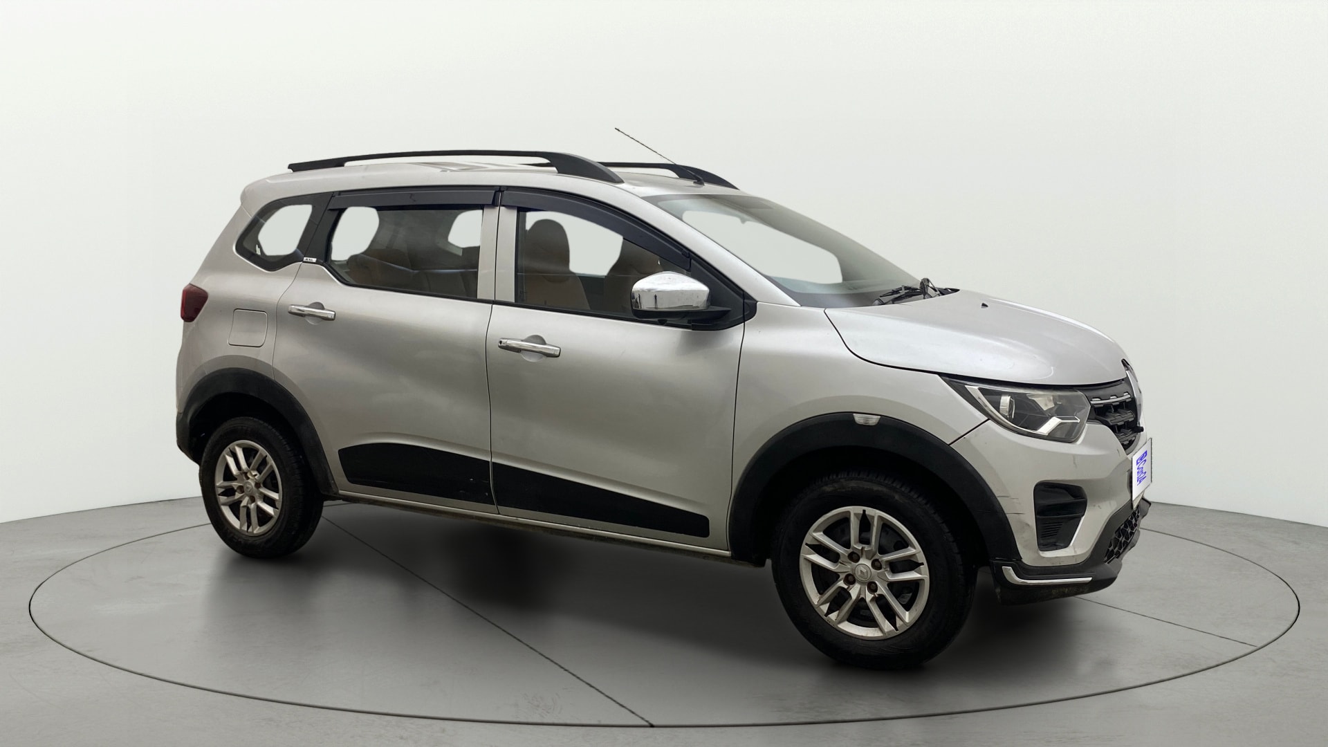 View 2020 Renault Triber RXE Image 22 Used 2020 Renault Triber RXE Image 22