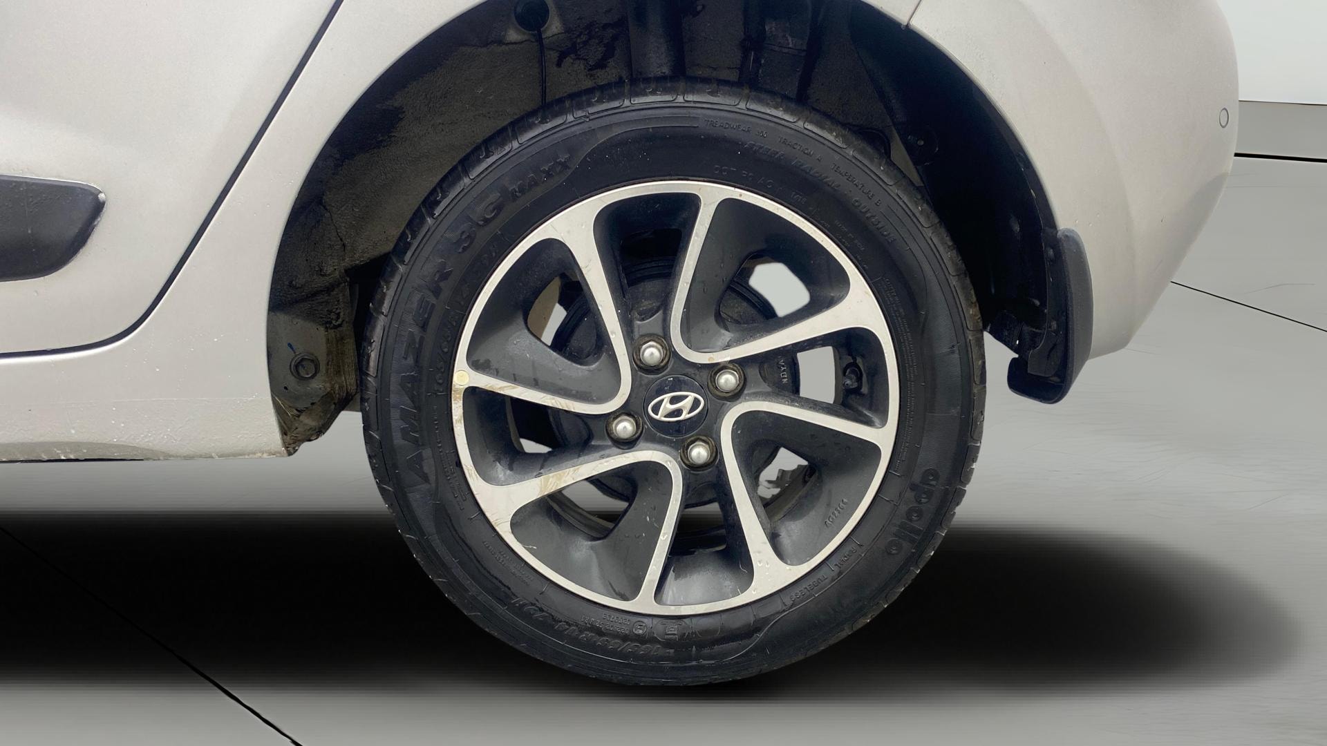 View 2018 Hyundai Grand i10 1.2 Sportz AT Petrol Image 11 Used 2018 Hyundai Grand i10 1.2 Sportz AT Petrol Image 11
