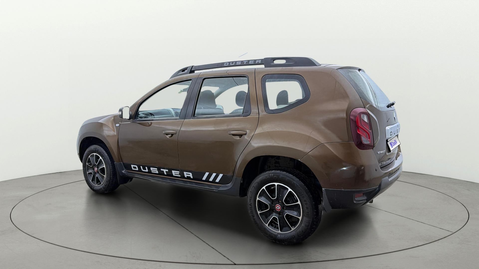 View 2018 Renault Duster Petrol RxS CVT Petrol Image 2 Used 2018 Renault Duster Petrol RxS CVT Petrol Image 2