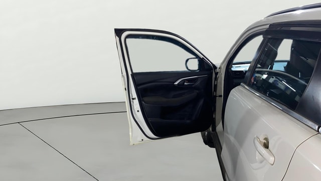View Toyota Urban Cruiser Hyryder Image 32 Used Toyota Urban Cruiser Hyryder Image 32