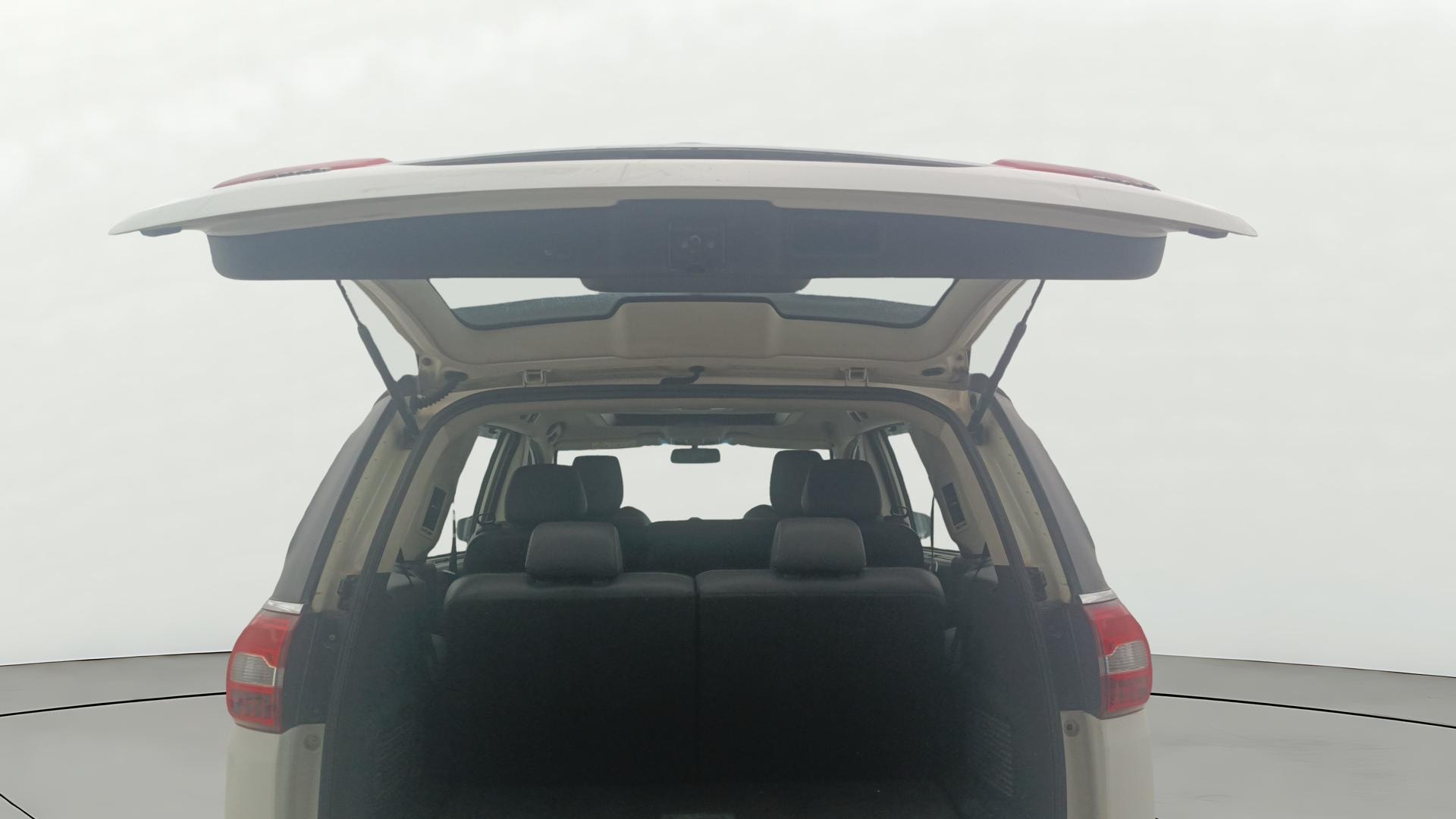 View 2019 Tata Hexa XTA 4X2 Image 33 Used 2019 Tata Hexa XTA 4X2 Image 33