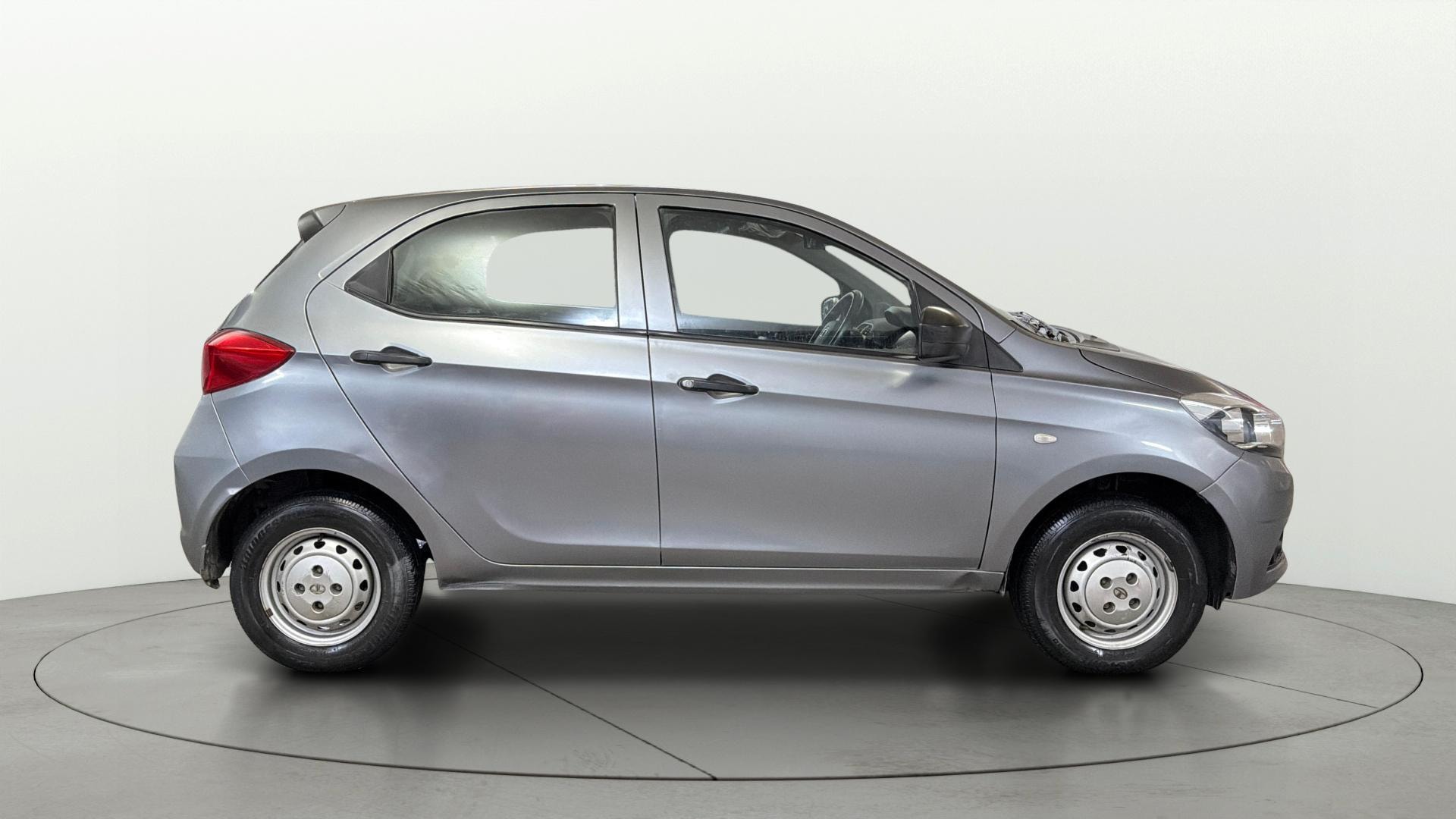 View 2018 Tata Tiago Revotorq XB Image 8 Used 2018 Tata Tiago Revotorq XB Image 8