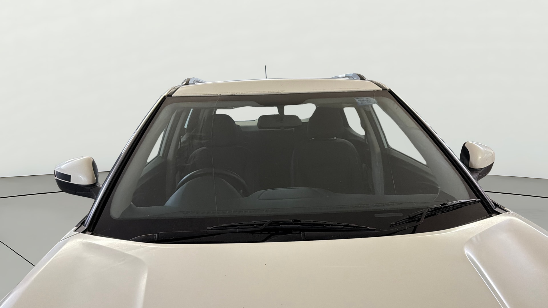View 2023 Mahindra XUV300 W4 Petrol BS IV Image 30 Used 2023 Mahindra XUV300 W4 Petrol BS IV Image 30