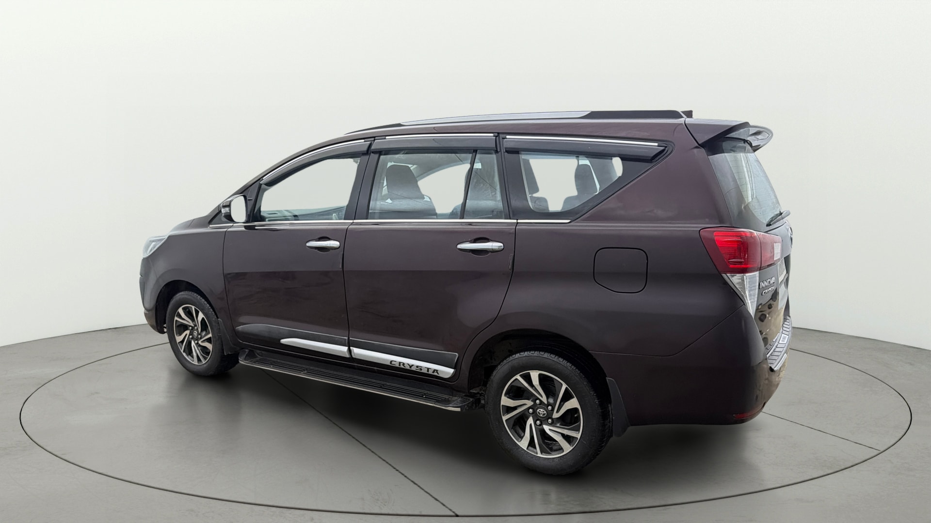 View 2022 Toyota Innova Crysta 2.7 VX MT 7-Seater BS IV Image 2 Used 2022 Toyota Innova Crysta 2.7 VX MT 7-Seater BS IV Image 2