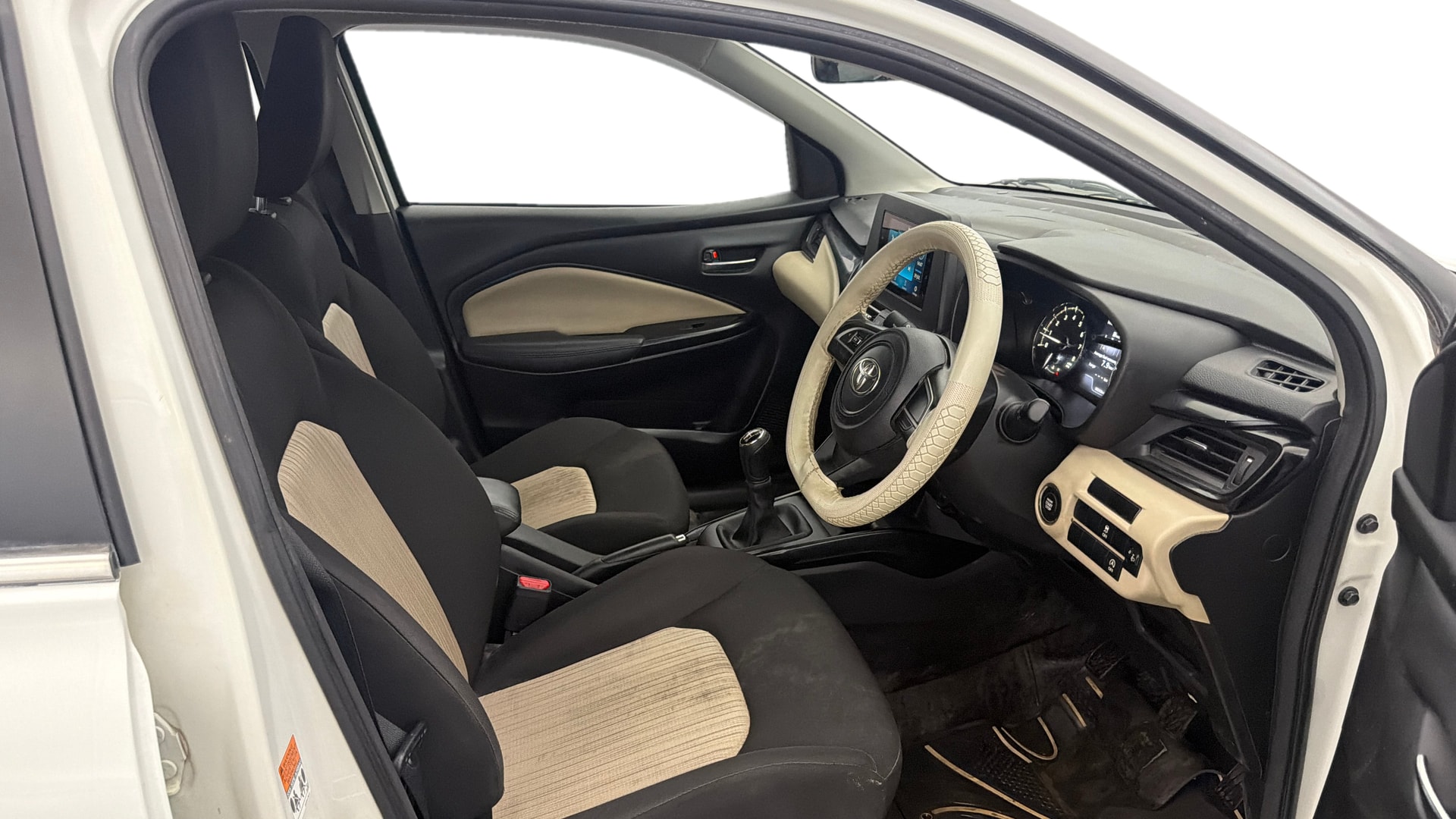 View 2023 Toyota Glanza G MT Image 26 Used 2023 Toyota Glanza G MT Image 26