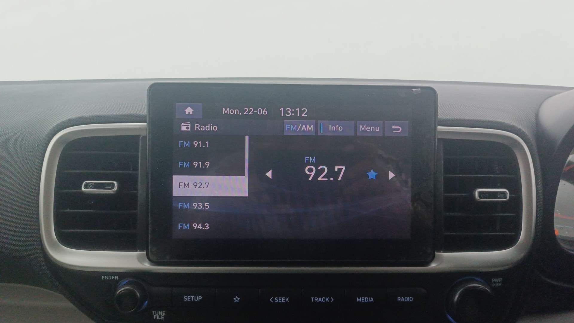 View 2023 Hyundai Venue S (O) 1.0 Turbo Petrol MT Image 18 Used 2023 Hyundai Venue S (O) 1.0 Turbo Petrol MT Image 18