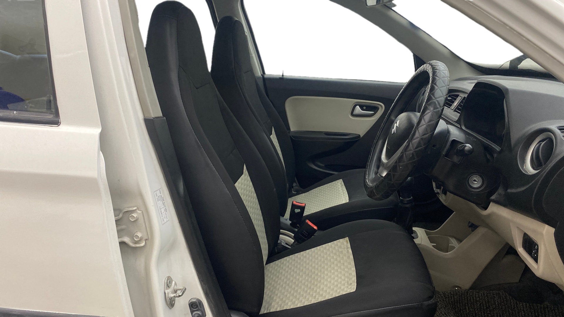 View 2021 Maruti Suzuki 1000 Base Variant Image 25 Used 2021 Maruti Suzuki 1000 Base Variant Image 25