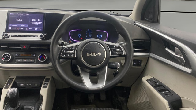 View Kia Carens Image 21 Used Kia Carens Image 21