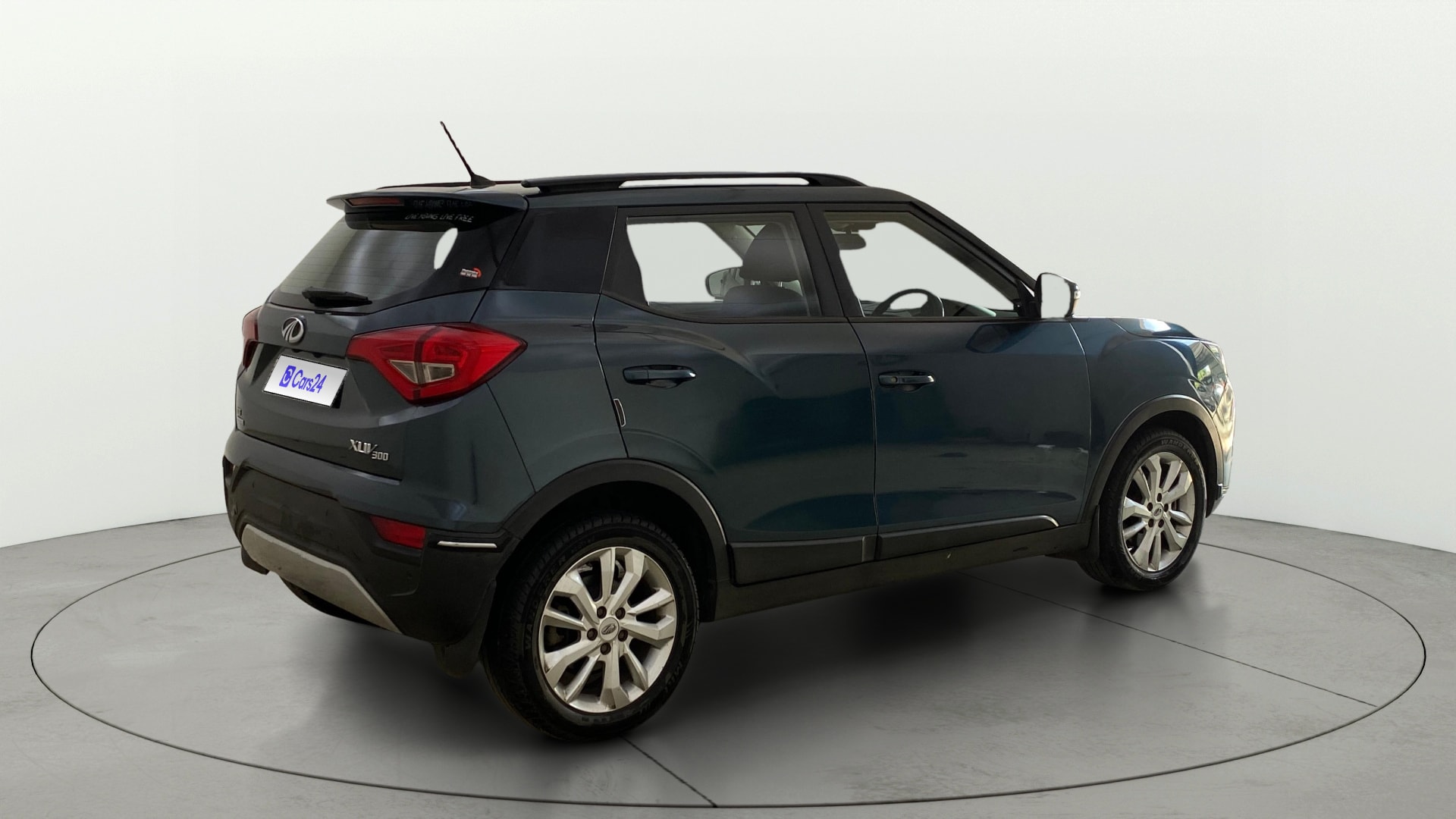 View 2019 Mahindra XUV300 W4 Petrol BS IV Image 43 Used 2019 Mahindra XUV300 W4 Petrol BS IV Image 43