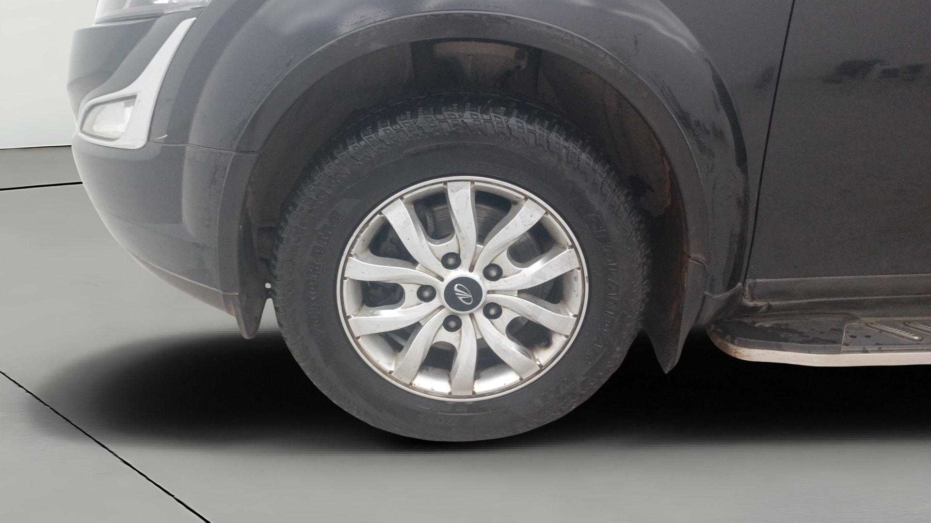 View 2016 Mahindra XUV500 W10 FWD Image 37 Used 2016 Mahindra XUV500 W10 FWD Image 37