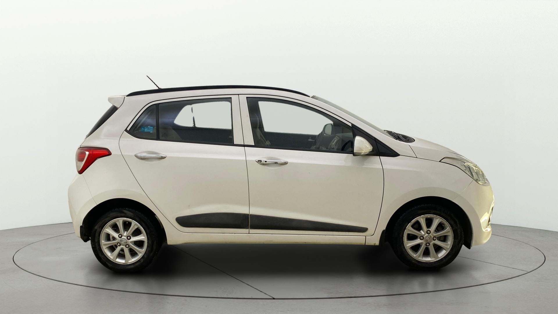 View 2013 Hyundai Grand i10 1.2 Asta Petrol Image 8 Used 2013 Hyundai Grand i10 1.2 Asta Petrol Image 8