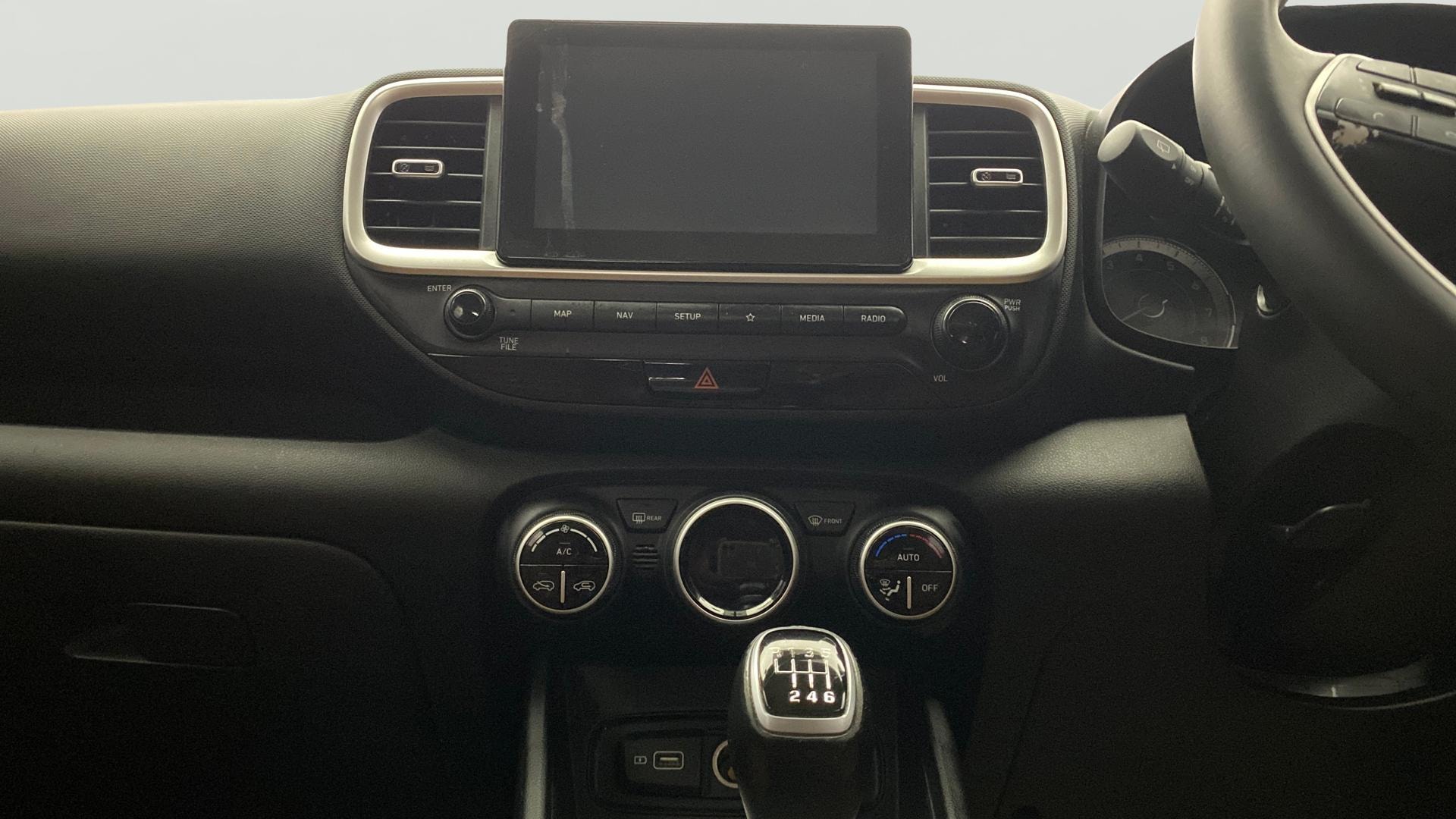 View 2022 Hyundai Venue SX (O) 1.0 iMT Petrol Image 18 Used 2022 Hyundai Venue SX (O) 1.0 iMT Petrol Image 18