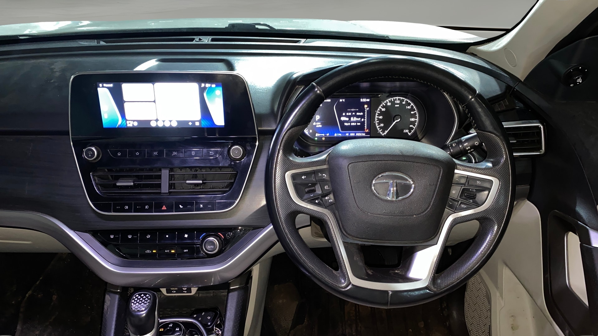 Used 2022 Tata Safari Used 2022 Tata Safari