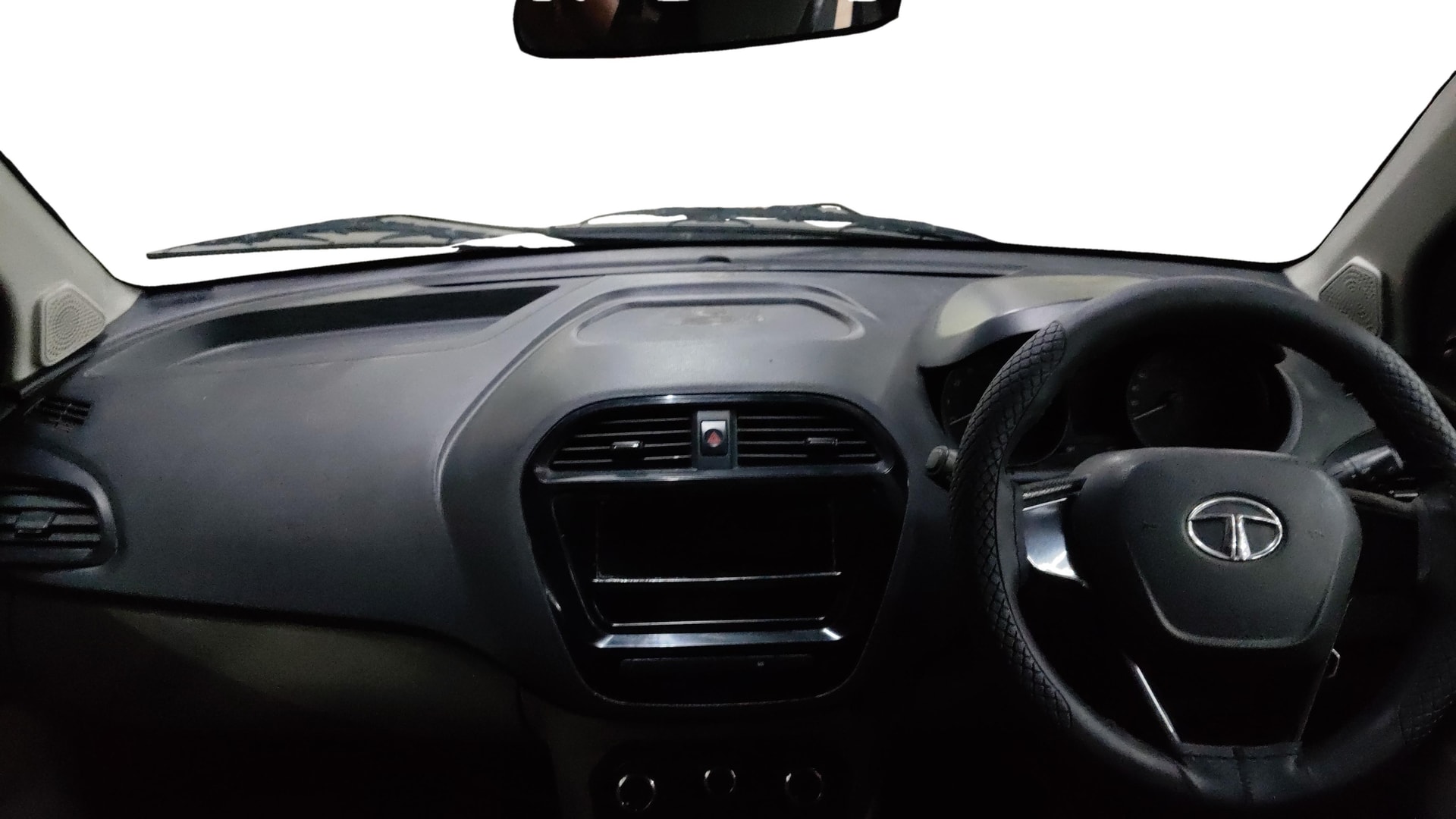 View 2018 Tata Tiago Revotorq XB Image 16 Used 2018 Tata Tiago Revotorq XB Image 16