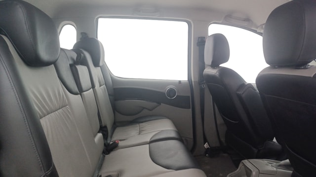 View Mahindra NuvoSport Image 30 Used Mahindra NuvoSport Image 30