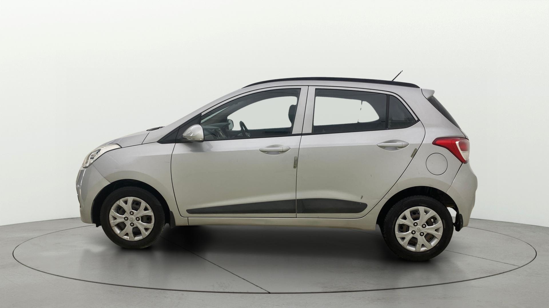 View 2015 Hyundai Grand i10 1.1 Sportz Diesel Image 5 Used 2015 Hyundai Grand i10 1.1 Sportz Diesel Image 5