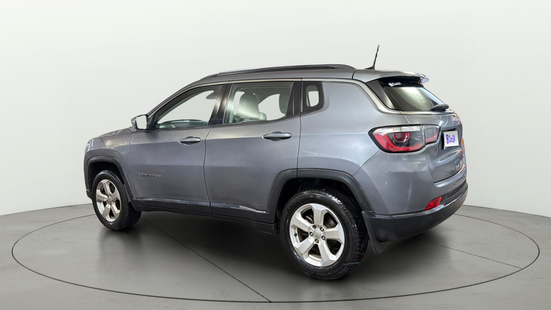 View 2018 Jeep Compass Limited 1.4 Multi AIR Petrol DDCT AT BS IV Image 2 Used 2018 Jeep Compass Limited 1.4 Multi AIR Petrol DDCT AT BS IV Image 2