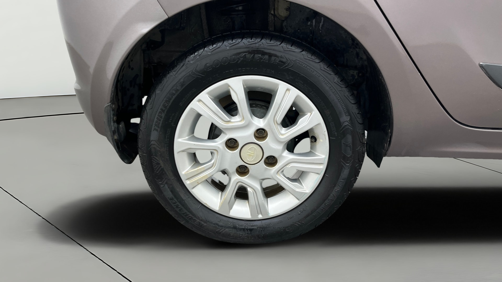View 2018 Tata Tiago Revotorq XB Image 23 Used 2018 Tata Tiago Revotorq XB Image 23