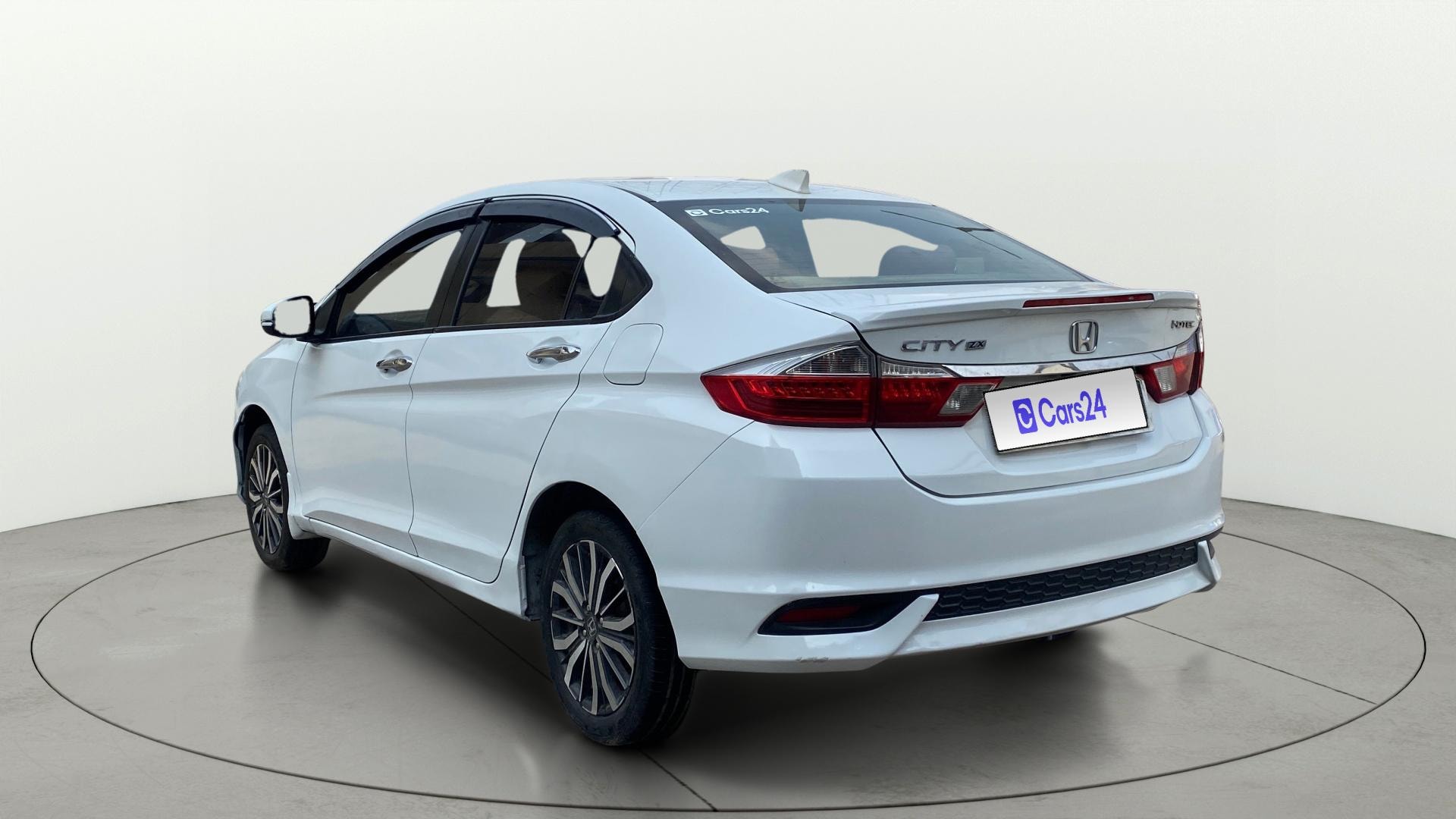 View 2017 Honda City ZX MT Diesel Anniversary Edition Image 2 Used 2017 Honda City ZX MT Diesel Anniversary Edition Image 2