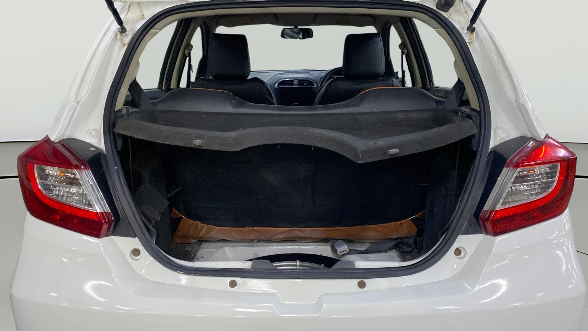 View 2016 Tata Tiago Revotorq XB Image 37 Used 2016 Tata Tiago Revotorq XB Image 37