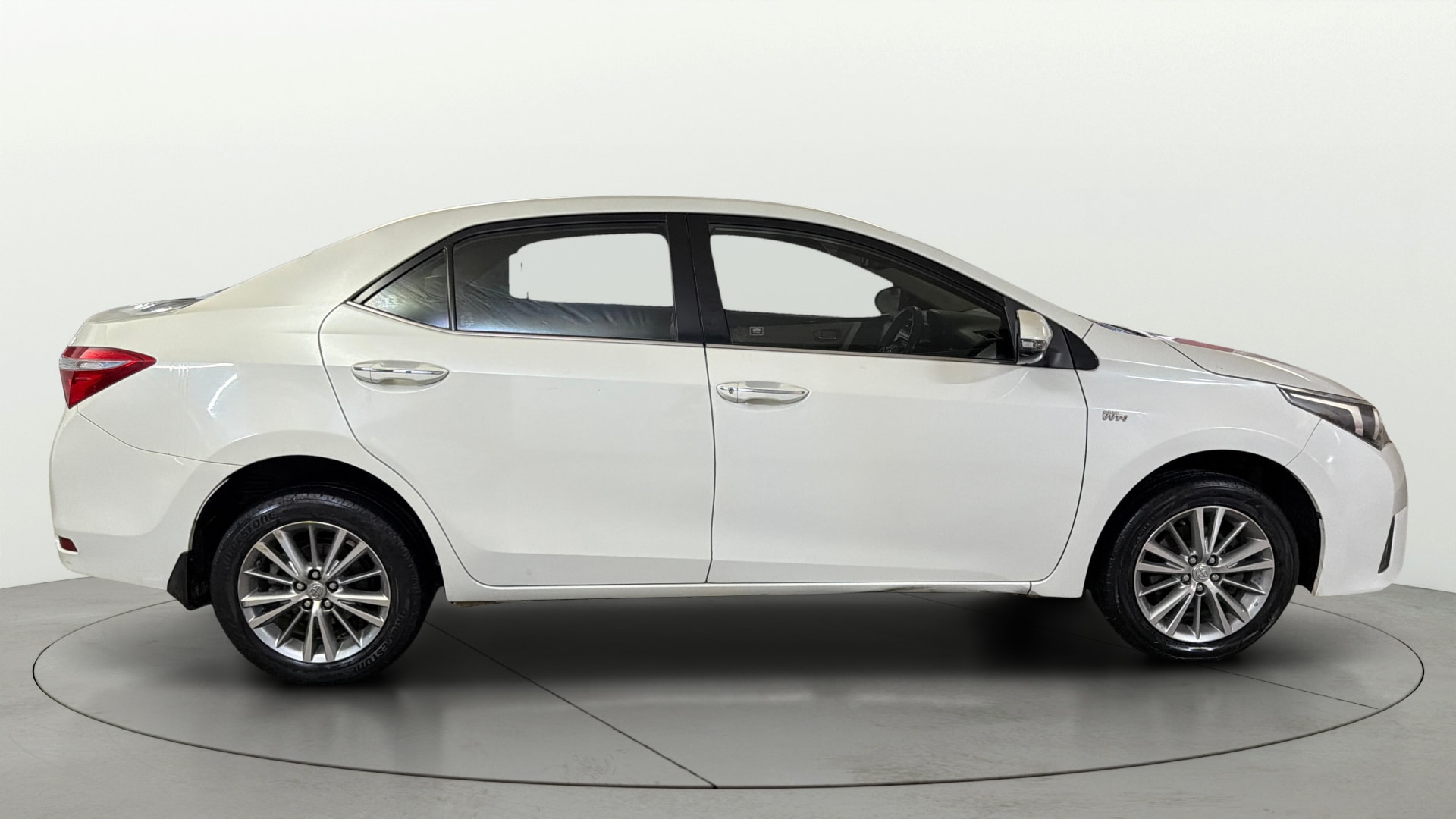 View 2015 Toyota Corolla Altis 1.8 VL AT Image 9 Used 2015 Toyota Corolla Altis 1.8 VL AT Image 9