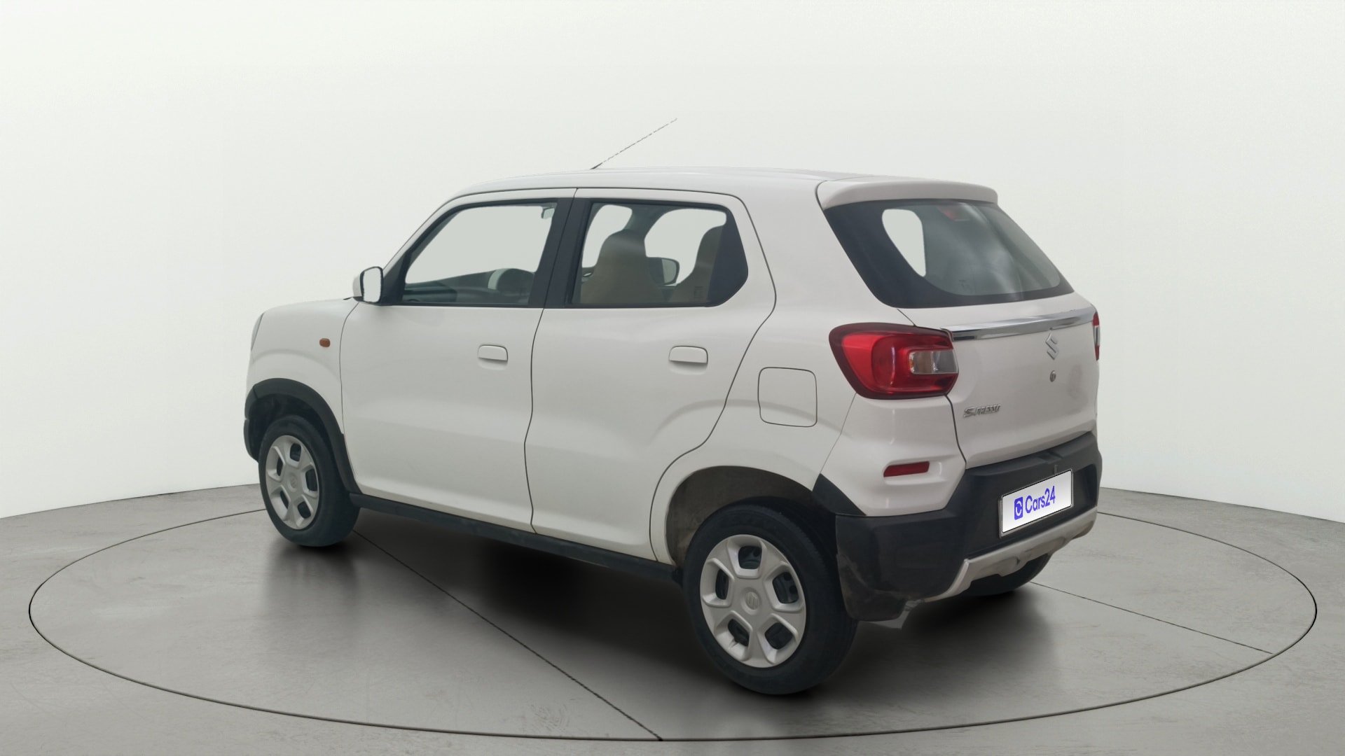 View 2021 Maruti Suzuki 1000 Base Variant Image 2 Used 2021 Maruti Suzuki 1000 Base Variant Image 2