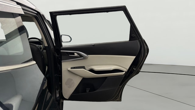 View Kia Carens Image 6 Used Kia Carens Image 6