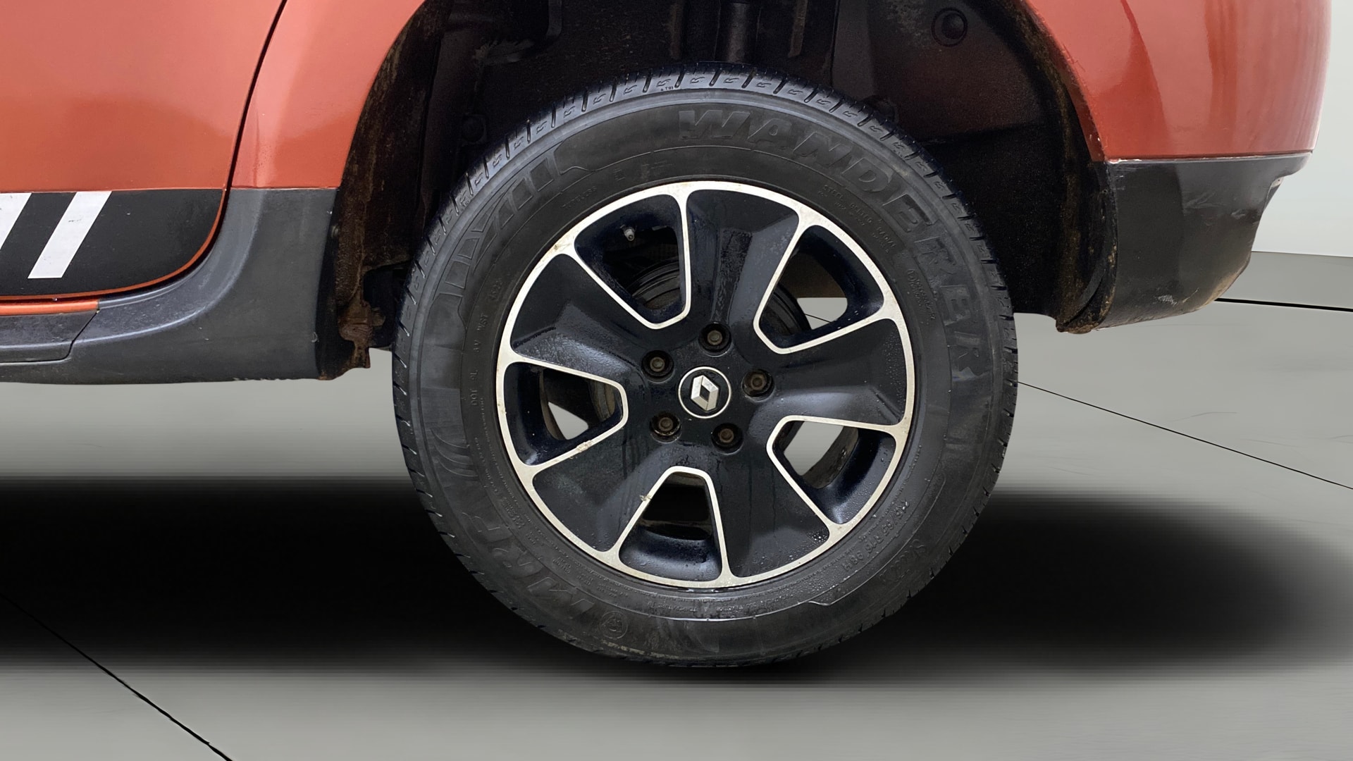 View 2018 Renault Duster Petrol RxS CVT Petrol Image 11 Used 2018 Renault Duster Petrol RxS CVT Petrol Image 11