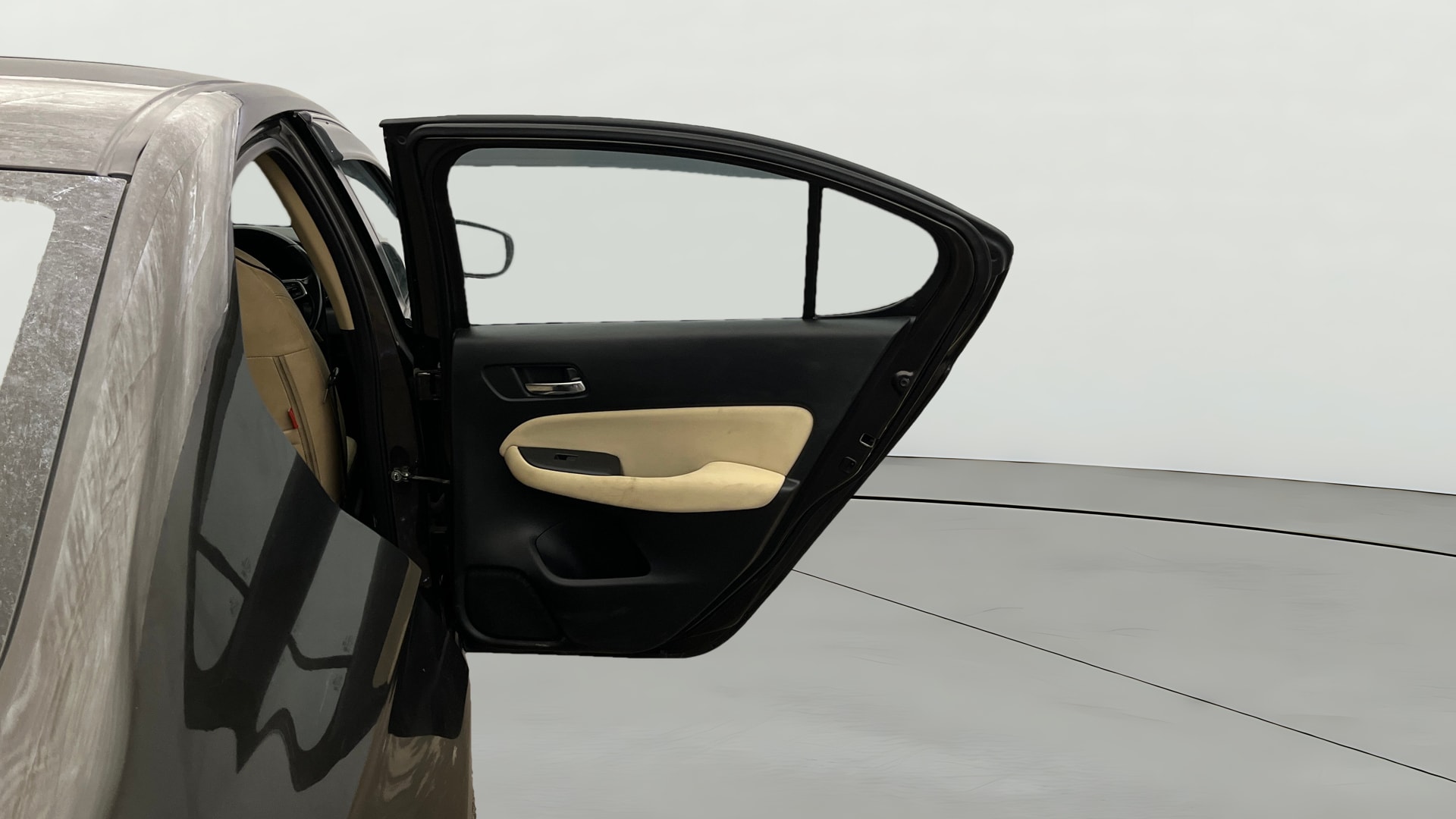 View 2022 Honda City ZX MT Diesel Anniversary Edition Image 8 Used 2022 Honda City ZX MT Diesel Anniversary Edition Image 8