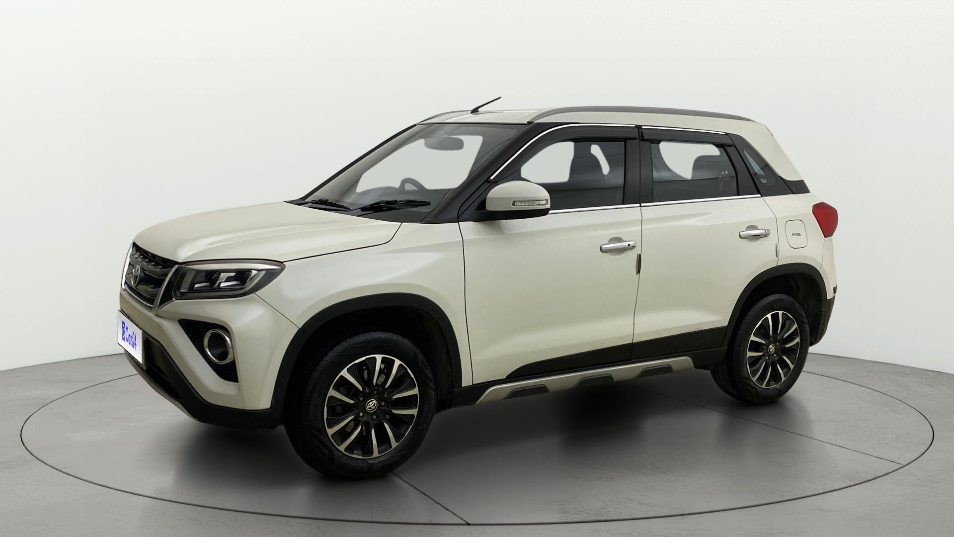 View 2022 Toyota Urban Cruiser Premium MT Image 37 Used 2022 Toyota Urban Cruiser Premium MT Image 37