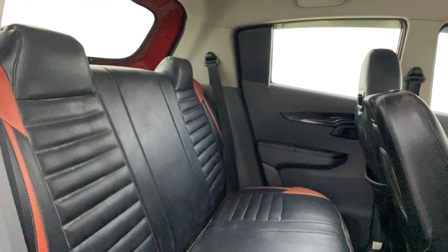 View Mahindra KUV100 Image 28 Used Mahindra KUV100 Image 28