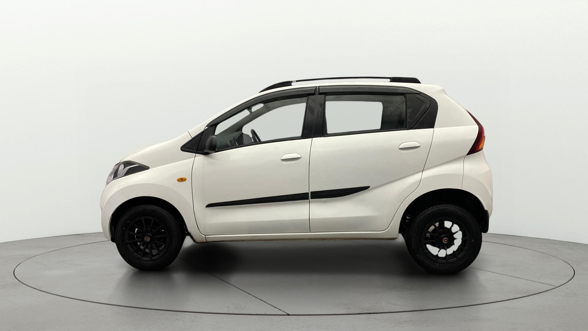 View 2017 Datsun Redi GO T(O)-1.0L Image 5 Used 2017 Datsun Redi GO T(O)-1.0L Image 5