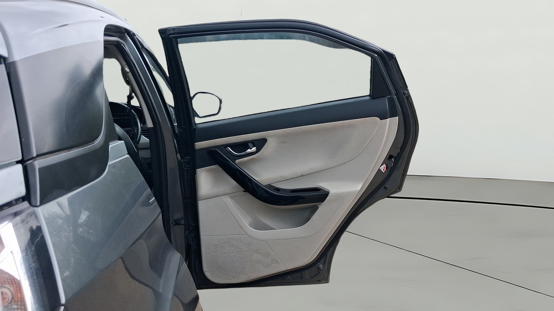 View 2023 Tata Nexon Revotron XE Image 6 Used 2023 Tata Nexon Revotron XE Image 6