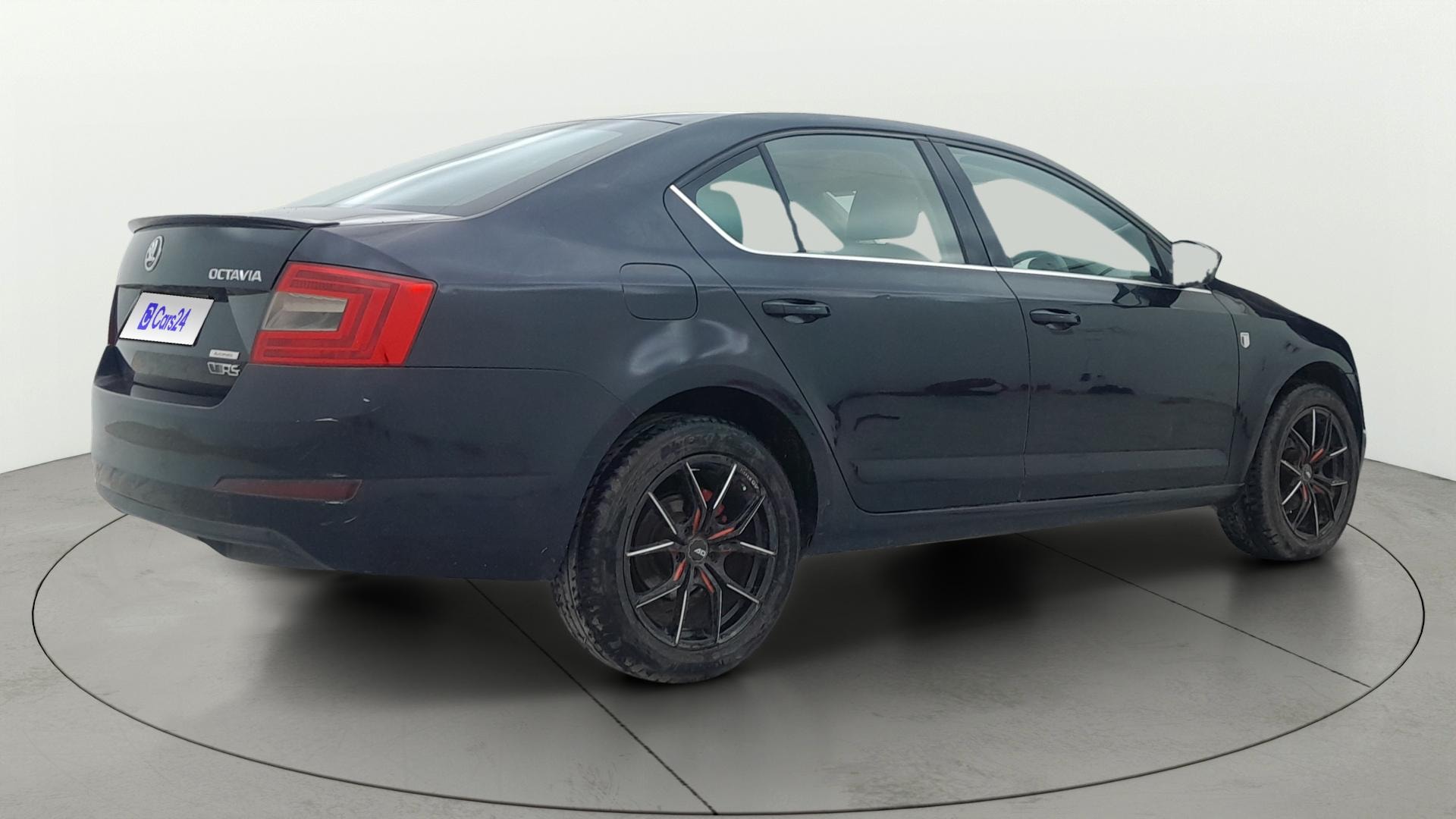 View 2014 Skoda Octavia 2.0 Elegance TDI CR AT Image 42 Used 2014 Skoda Octavia 2.0 Elegance TDI CR AT Image 42