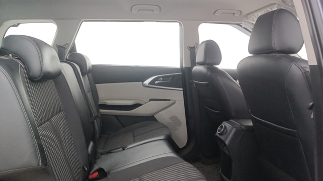 View Kia Carens Image 37 Used Kia Carens Image 37