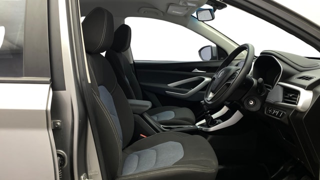 View MG Hector Image 26 Used MG Hector Image 26