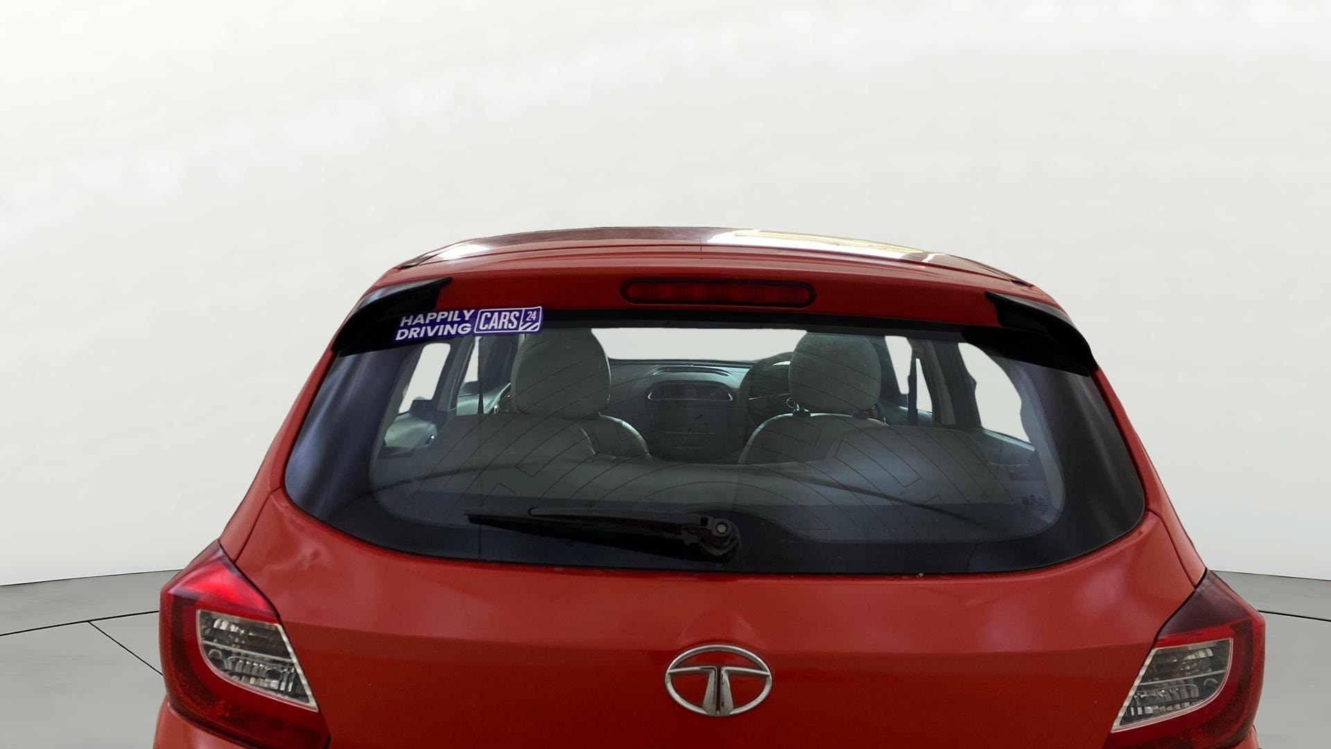 View 2022 Tata Tiago Revotorq XB Image 4 Used 2022 Tata Tiago Revotorq XB Image 4