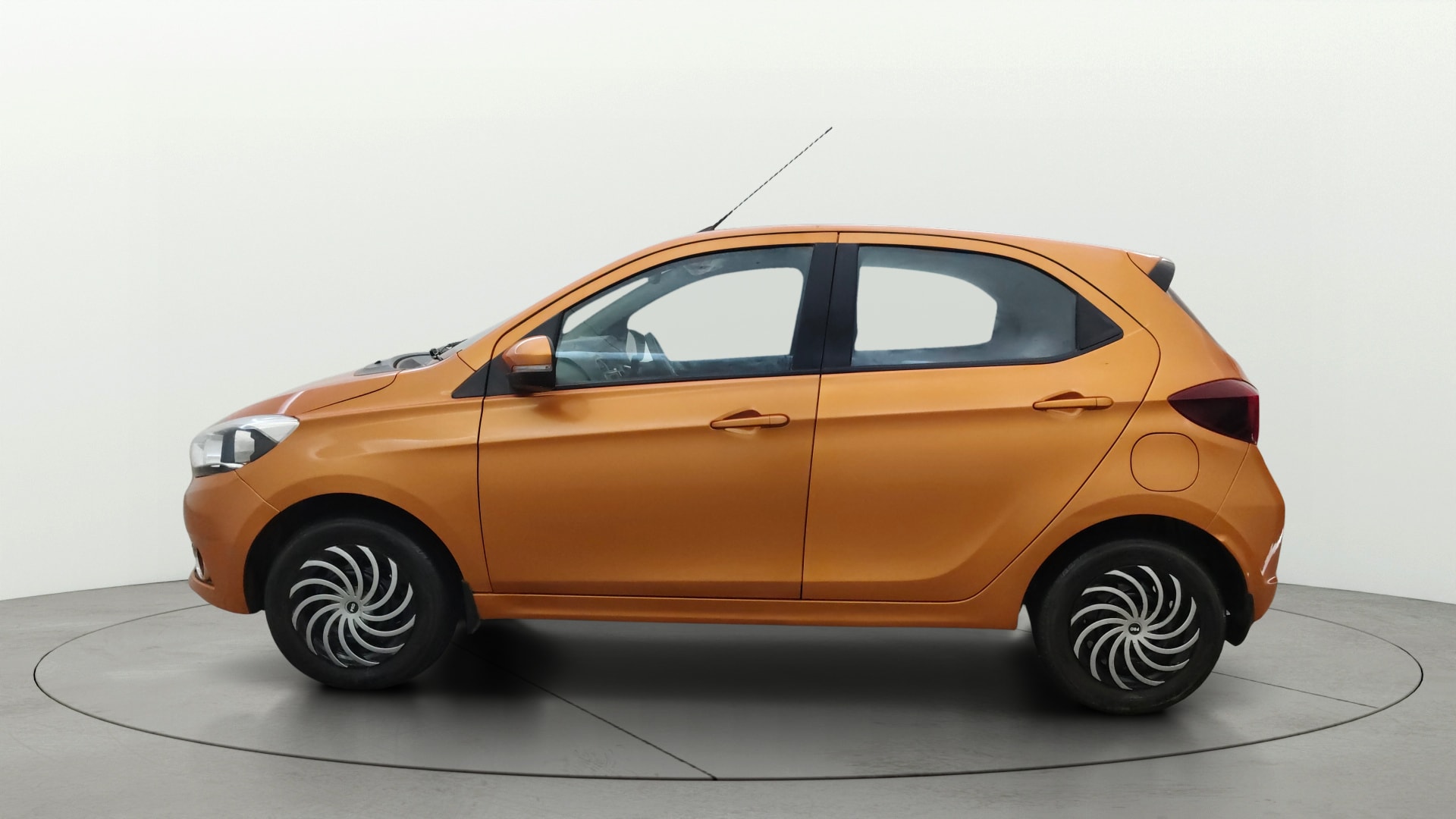View 2018 Tata Tiago Revotorq XB Image 5 Used 2018 Tata Tiago Revotorq XB Image 5