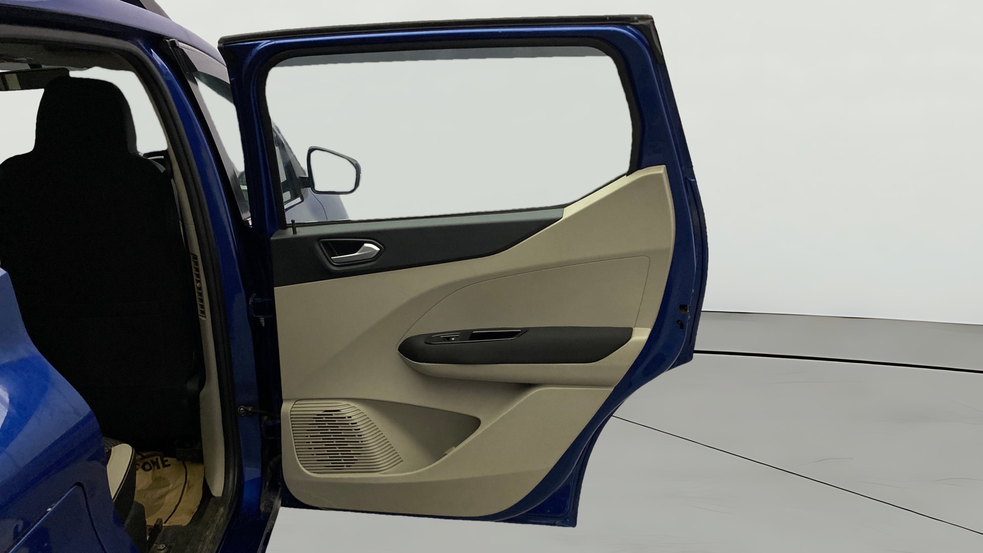 View 2019 Renault Triber RXZ Image 7 Used 2019 Renault Triber RXZ Image 7