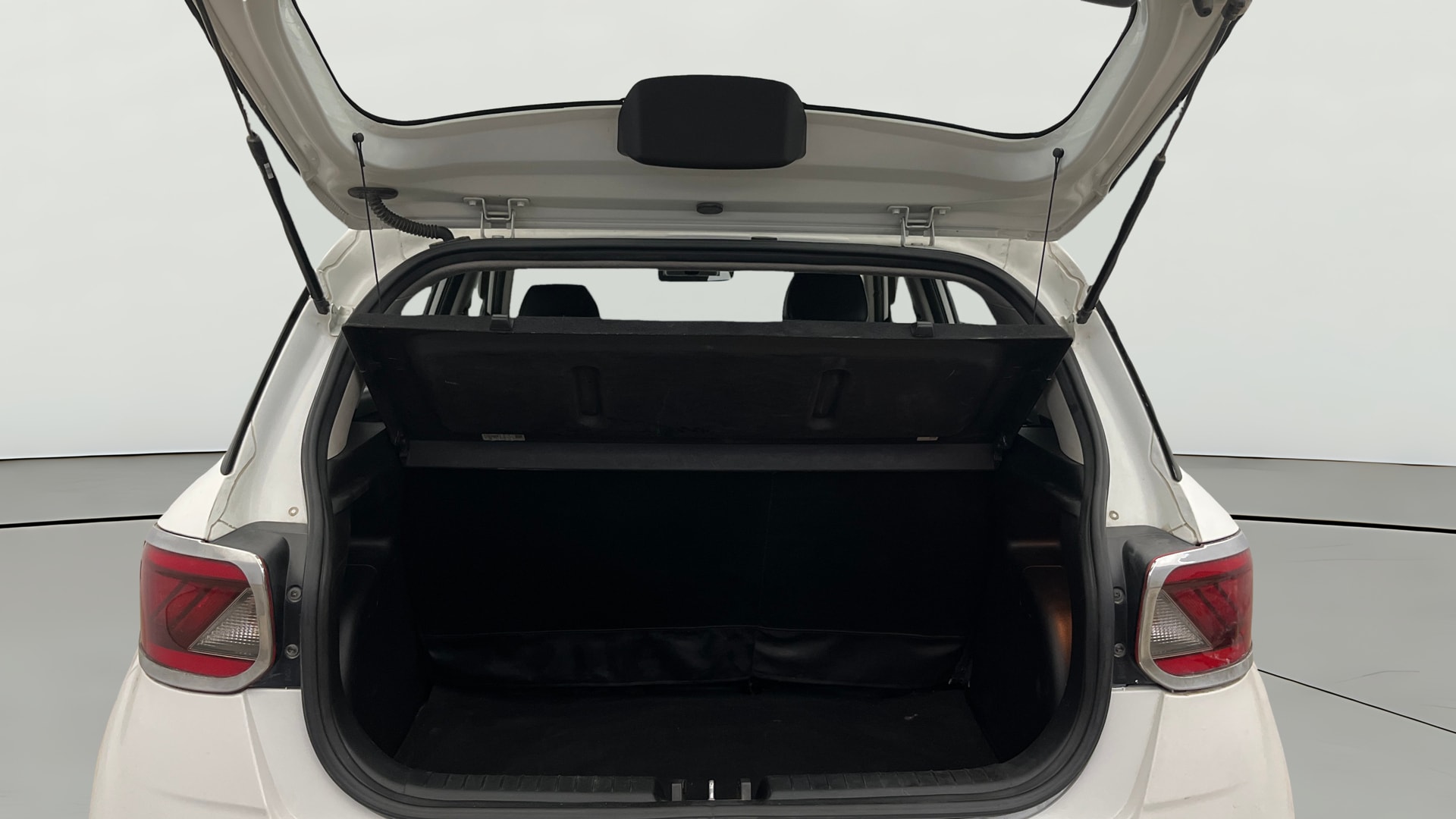 View 2021 Hyundai Venue E 1.2 Petrol BS IV Image 37 Used 2021 Hyundai Venue E 1.2 Petrol BS IV Image 37
