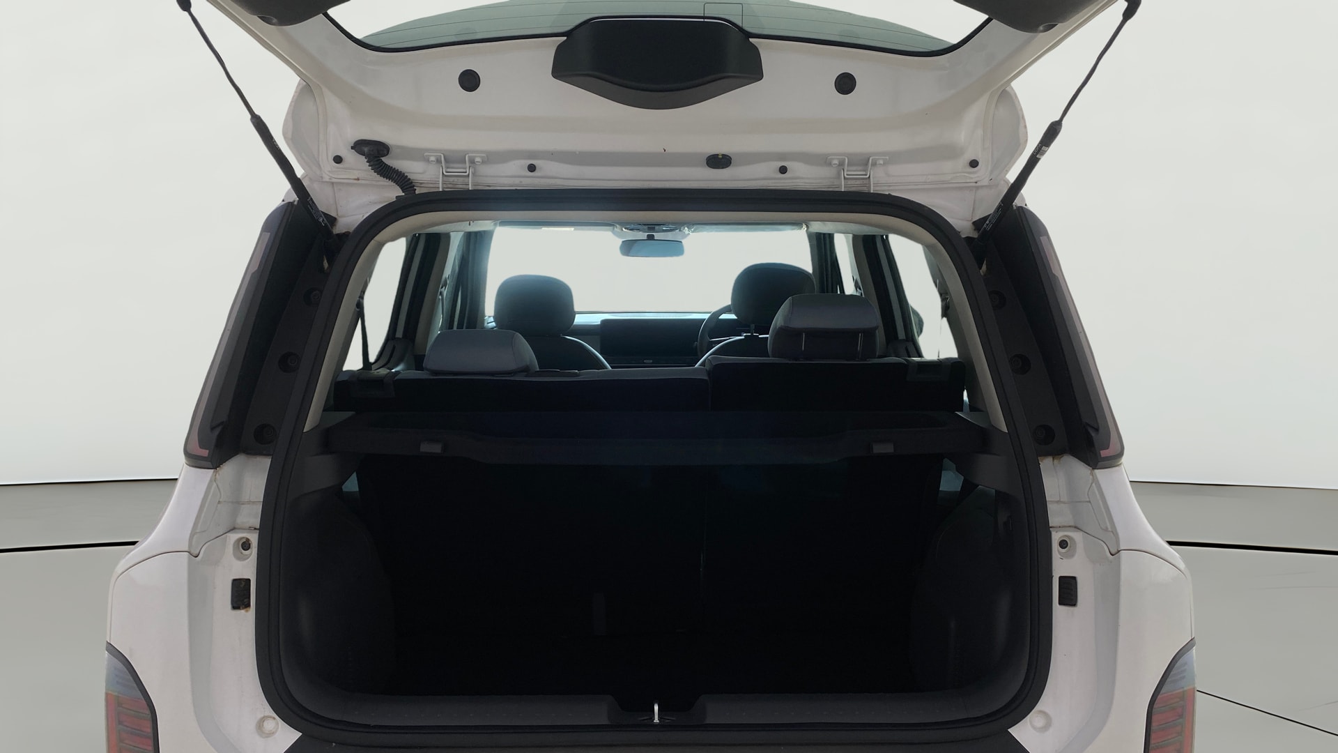 View 2025 Kia Syros HTX Plus (O) DCT Petrol Image 39 Used 2025 Kia Syros HTX Plus (O) DCT Petrol Image 39